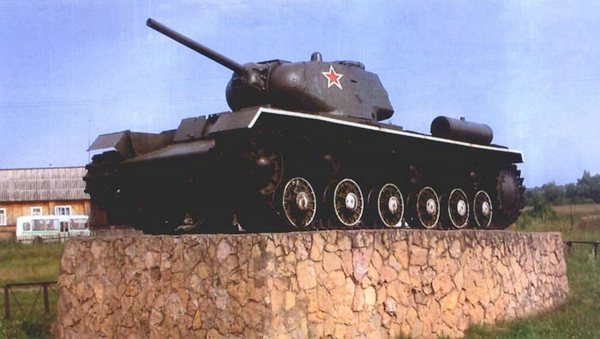 Тяжёлый танк КВ в бою i_062.jpg
