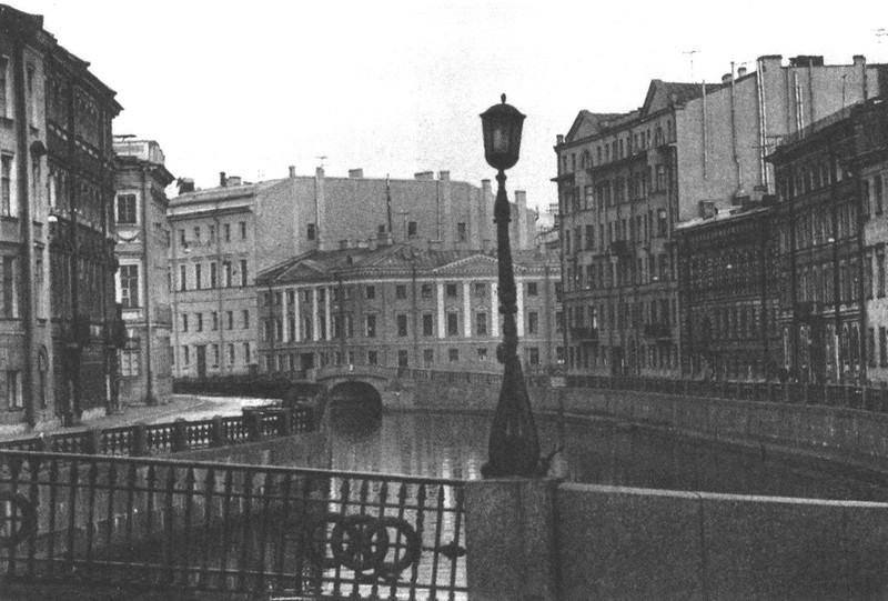 Жизнь Достоевского. Сквозь сумрак белых ночей i_009.jpg