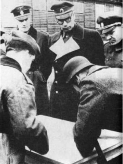 Генерал Власов: Русские и немцы между Гитлером и Сталиным _10a.JPG