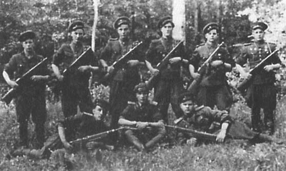 Миф о «переодетых энкавэдэшниках» i_008.jpg