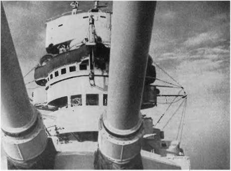 Всеобщая история кино. Том 6 (Кино в период войны 1939-1945) i_030.jpg