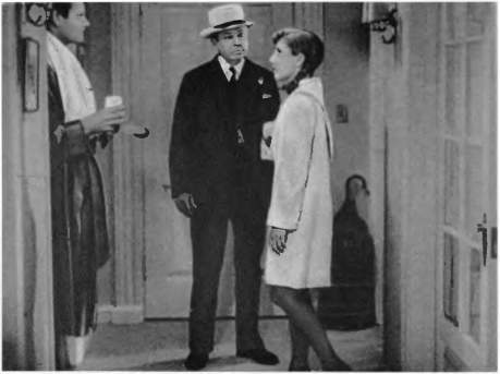 Всеобщая история кино. Том 6 (Кино в период войны 1939-1945) i_051.jpg