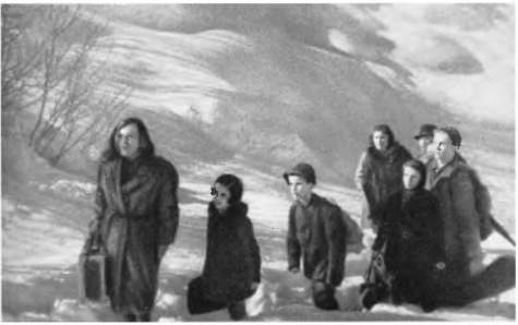 Всеобщая история кино. Том 6 (Кино в период войны 1939-1945) i_054.jpg