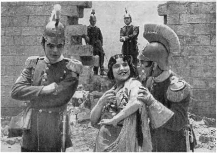 Всеобщая история кино. Том. Кино становится искусством 1914-1920 _4.jpg