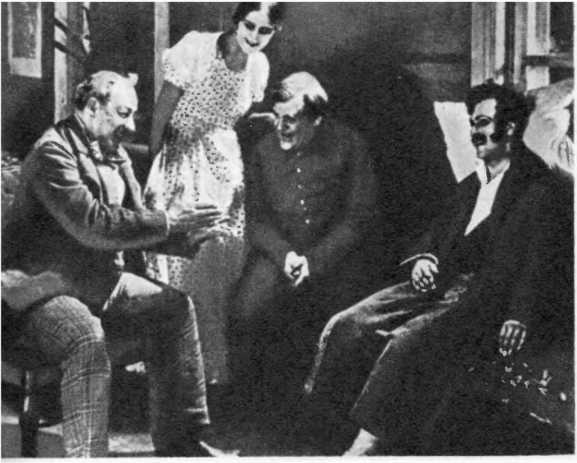 Всеобщая история кино. Том 4 (первый полутом). Послевоенные годы в странах Европы 1919-1929 _38.jpg