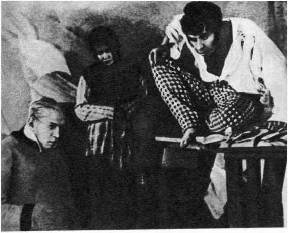 Всеобщая история кино. Том 4 (первый полутом). Послевоенные годы в странах Европы 1919-1929 _56.jpg
