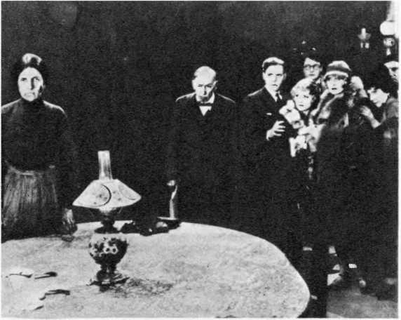 Всеобщая история кино. Том 4 (первый полутом). Послевоенные годы в странах Европы 1919-1929 _76.jpg