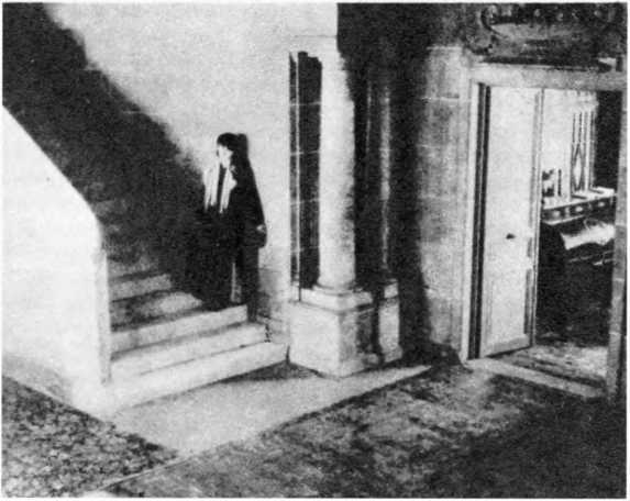 Всеобщая история кино. Том 4 (первый полутом). Послевоенные годы в странах Европы 1919-1929 _3.jpg