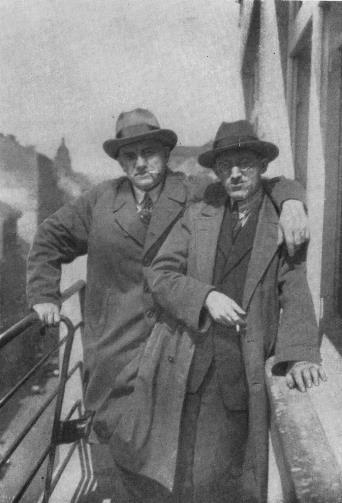 Том 8. Стихотворения, поэма, очерки 1927 i_008.jpg