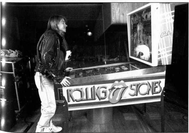 «Watch You Bleed»: Сага о Guns N’ Roses _25.jpg
