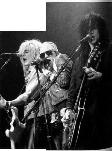 «Watch You Bleed»: Сага о Guns N’ Roses _31.jpg