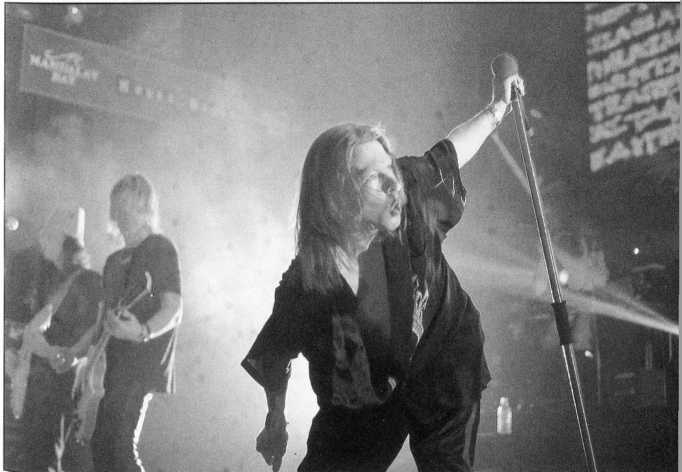 «Watch You Bleed»: Сага о Guns N’ Roses _38.jpg