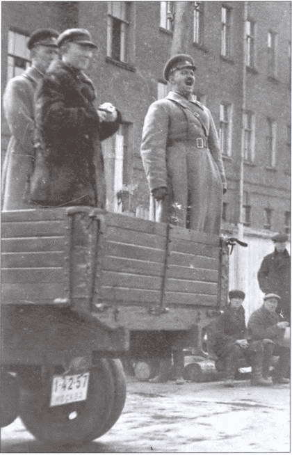 На Днепровском рубеже. Тайна гибели генерала Петровского i_035.jpg