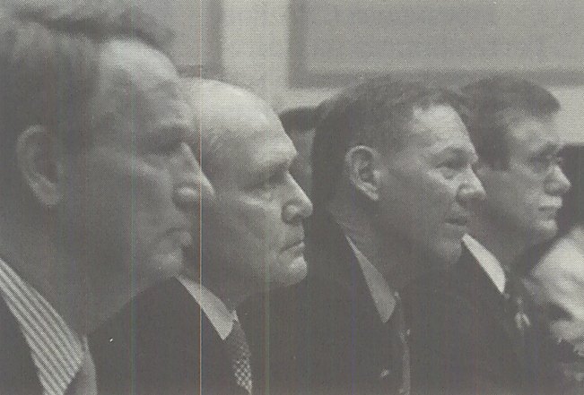Падение титанов. Сага о ««Форде», «Крайслере», «Дженерал моторс» и упущенных возможностях i_035.jpg