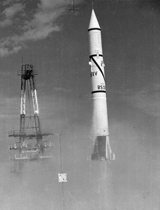 История космического соперничества СССР и США i_007.jpg