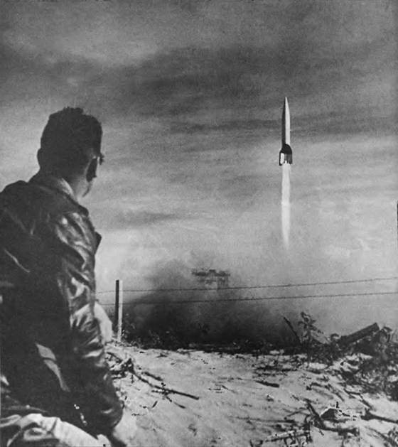 История космического соперничества СССР и США i_024.jpg