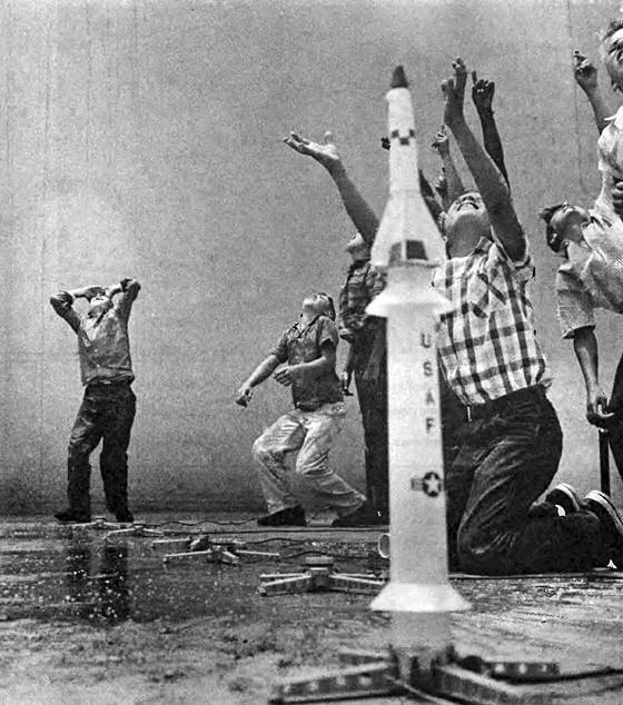История космического соперничества СССР и США i_033.jpg