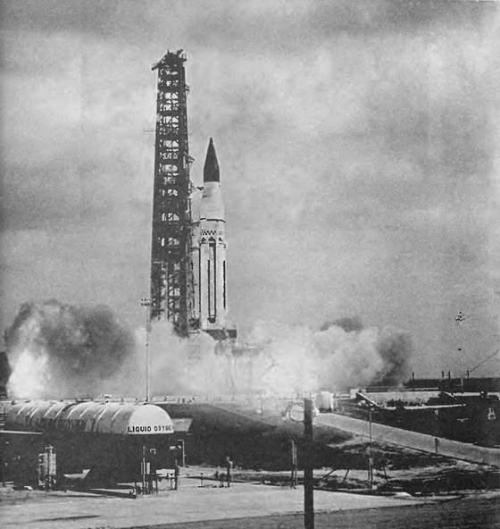 История космического соперничества СССР и США i_050.jpg