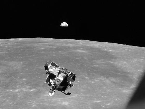История космического соперничества СССР и США i_067.jpg