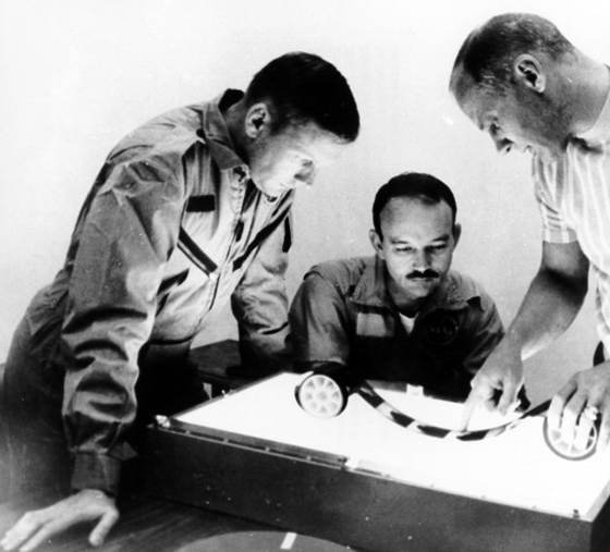История космического соперничества СССР и США i_070.jpg