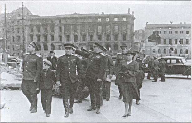 Мехлис. Тень вождя i_023.jpg