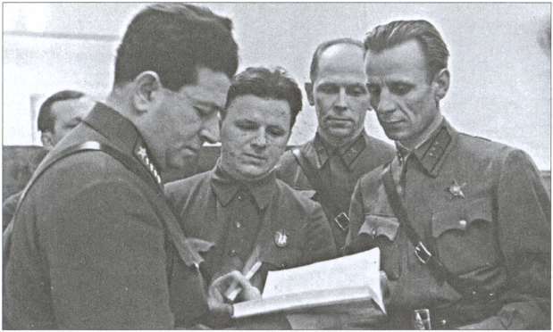 Мехлис. Тень вождя i_028.jpg