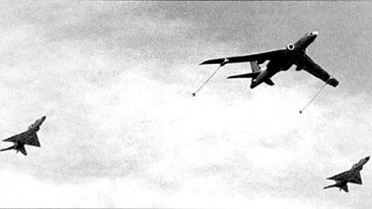 Ту-16 Ракетно бомбовый ударный комплекс Советских ВВС pic_161.jpg