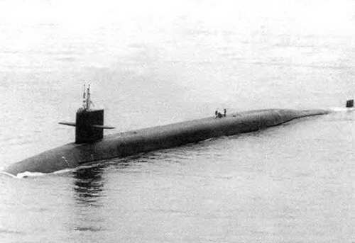 Боевые корабли мира на рубеже XX XXI веков. Часть I. Подводные лодки _33.jpg
