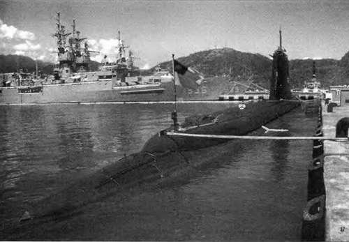 Боевые корабли мира на рубеже XX XXI веков. Часть I. Подводные лодки _352.jpg