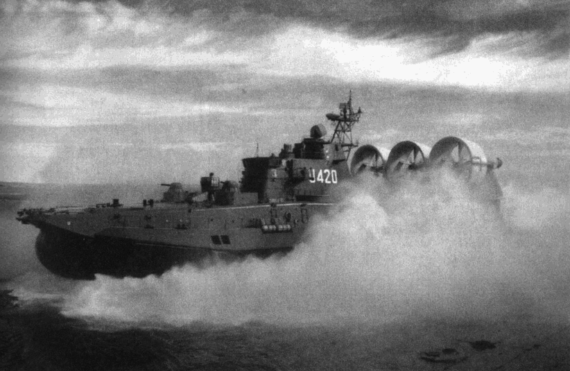 Корабли ВМФ СССР Справочник том IV Десантные и минно-тральные корабли i_039.png