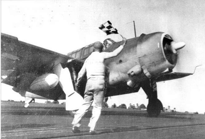 SB2C Helldiver pic_16.jpg