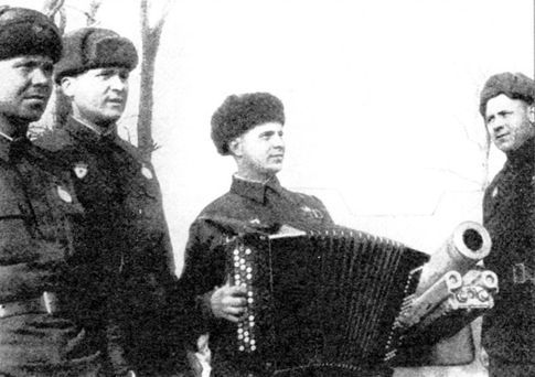 Танки, вперед! Курьезы танковой войны в битве за Ленинград i_023.jpg