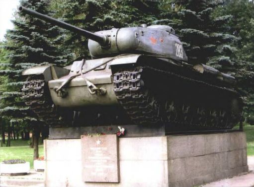 Тяжелый танк КВ в бою i_058.jpg