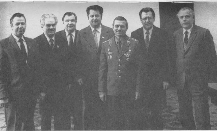 Первые. Наброски к портретам (о первых секретарях Краснодарского крайкома ВКП(б), КПСС на Кубани) i_084.jpg