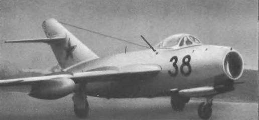 Энциклопедия современной военной авиации 1945-2002: Часть 1. Самолеты pic_64.jpg