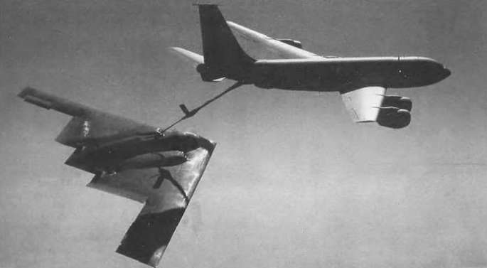 Энциклопедия современной военной авиации 1945-2002: Часть 1. Самолеты pic_549.jpg