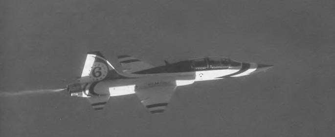 Энциклопедия современной военной авиации 1945-2002: Часть 1. Самолеты pic_558.jpg