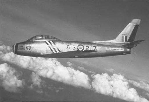 Энциклопедия современной военной авиации 1945-2002: Часть 1. Самолеты pic_65.jpg