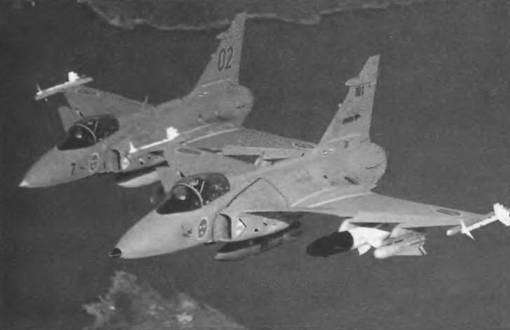 Энциклопедия современной военной авиации 1945-2002: Часть 1. Самолеты pic_676.jpg