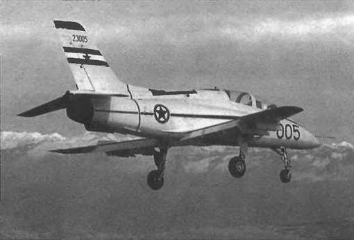 Энциклопедия современной военной авиации 1945-2002: Часть 1. Самолеты pic_679.jpg