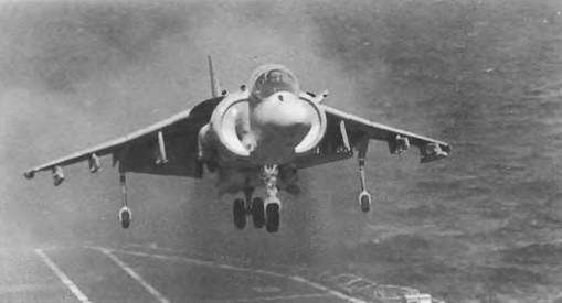 Энциклопедия современной военной авиации 1945-2002: Часть 1. Самолеты pic_143.jpg