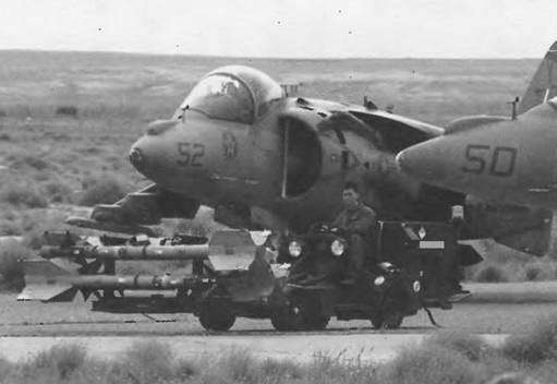 Энциклопедия современной военной авиации 1945-2002: Часть 1. Самолеты pic_144.jpg