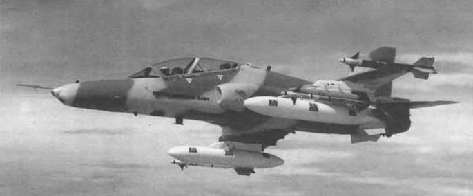 Энциклопедия современной военной авиации 1945-2002: Часть 1. Самолеты pic_146.jpg