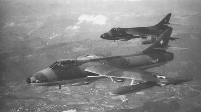 Энциклопедия современной военной авиации 1945-2002: Часть 1. Самолеты pic_175.jpg