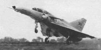 Энциклопедия современной военной авиации 1945-2002: Часть 1. Самолеты pic_193.jpg