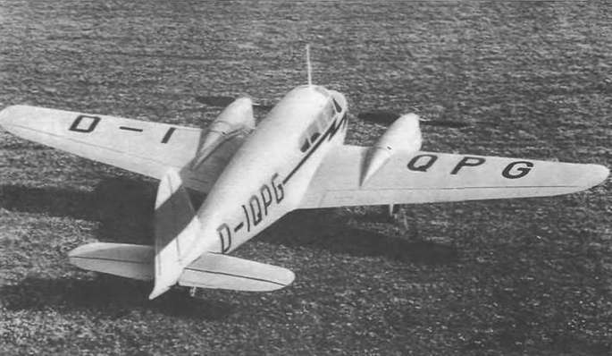 Энциклопедия современной военной авиации 1945-2002: Часть 1. Самолеты pic_18.jpg