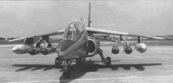 Энциклопедия современной военной авиации 1945-2002: Часть 1. Самолеты pic_260.jpg