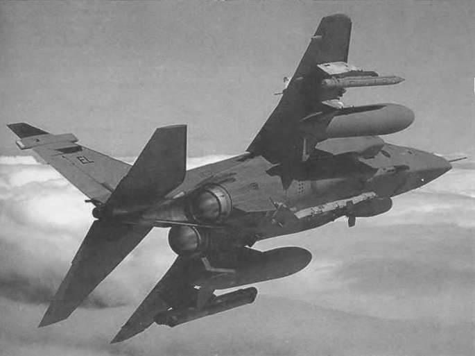 Энциклопедия современной военной авиации 1945-2002: Часть 1. Самолеты pic_274.jpg