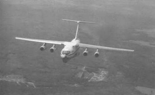 Энциклопедия современной военной авиации 1945-2002: Часть 1. Самолеты pic_308.jpg