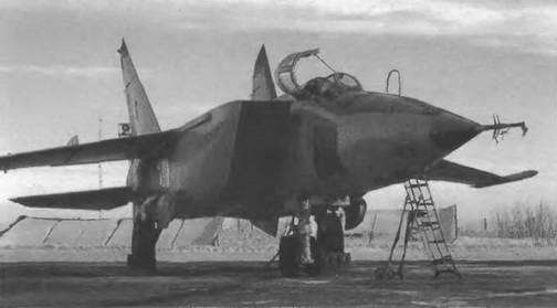 Энциклопедия современной военной авиации 1945-2002: Часть 1. Самолеты pic_326.jpg